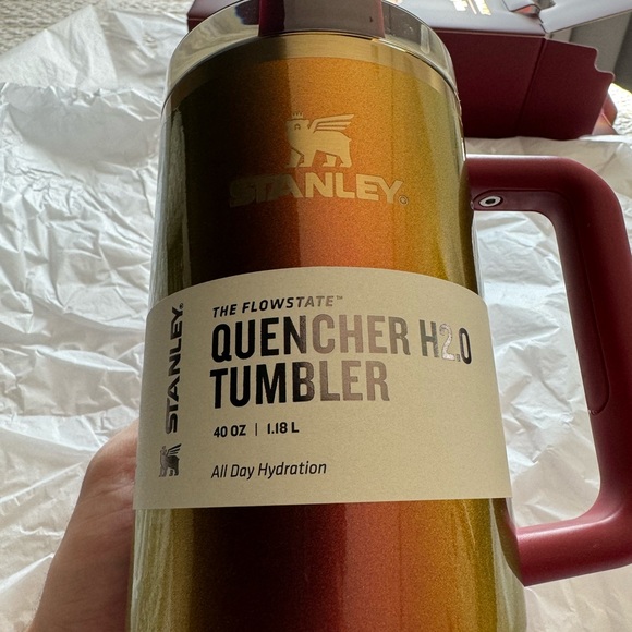 Stanley X Lainey Wilson “Country Gold” limited edition Quencher H2.0 tumbler - Picture 8 of 8